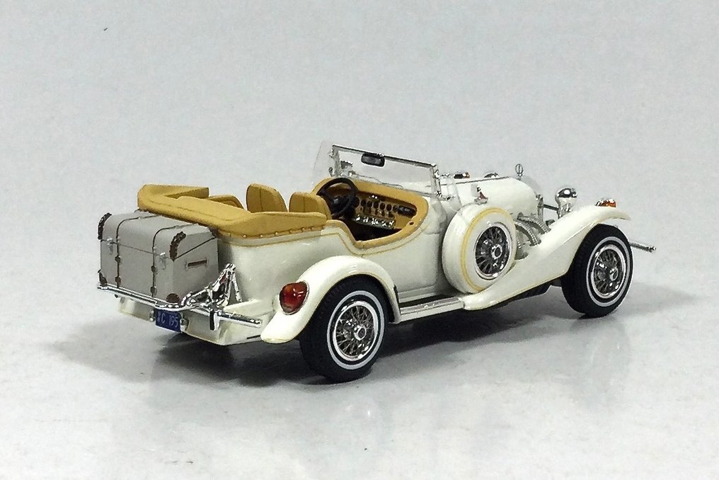 Neo Scale Models 143 1 Modelauto Excalibur Series III Phaeton