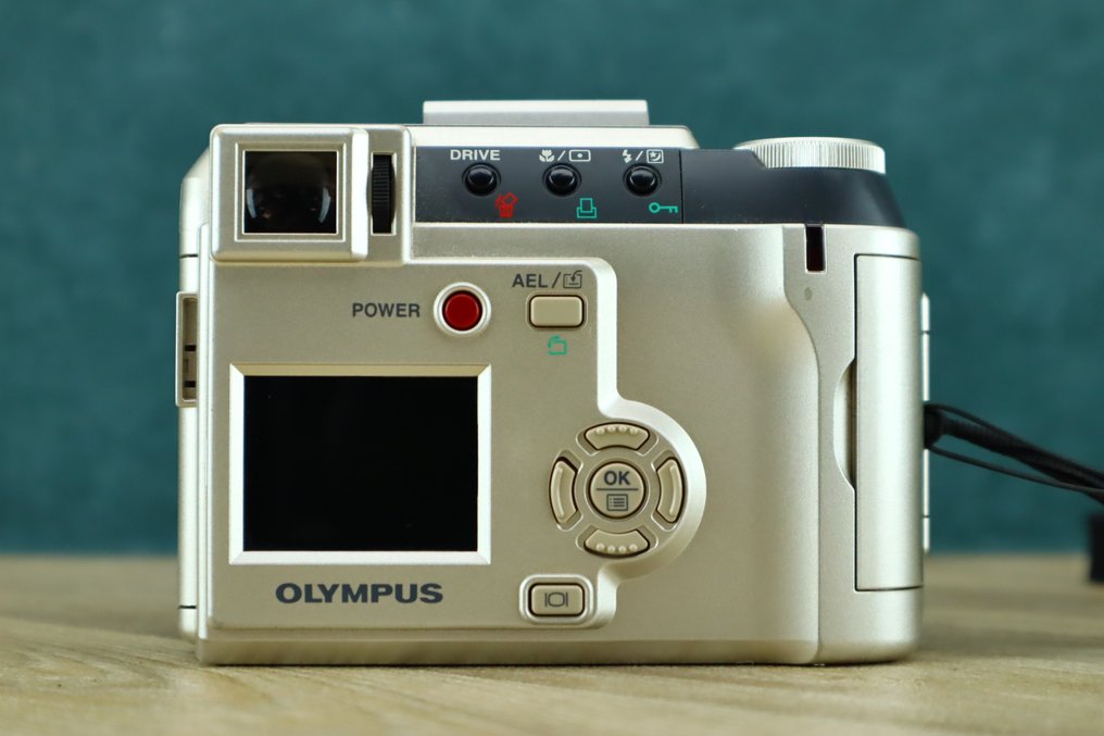 Olympus digital C720 Ultra Zoom Olympus lens AF 6.451.2mm 12.83.4