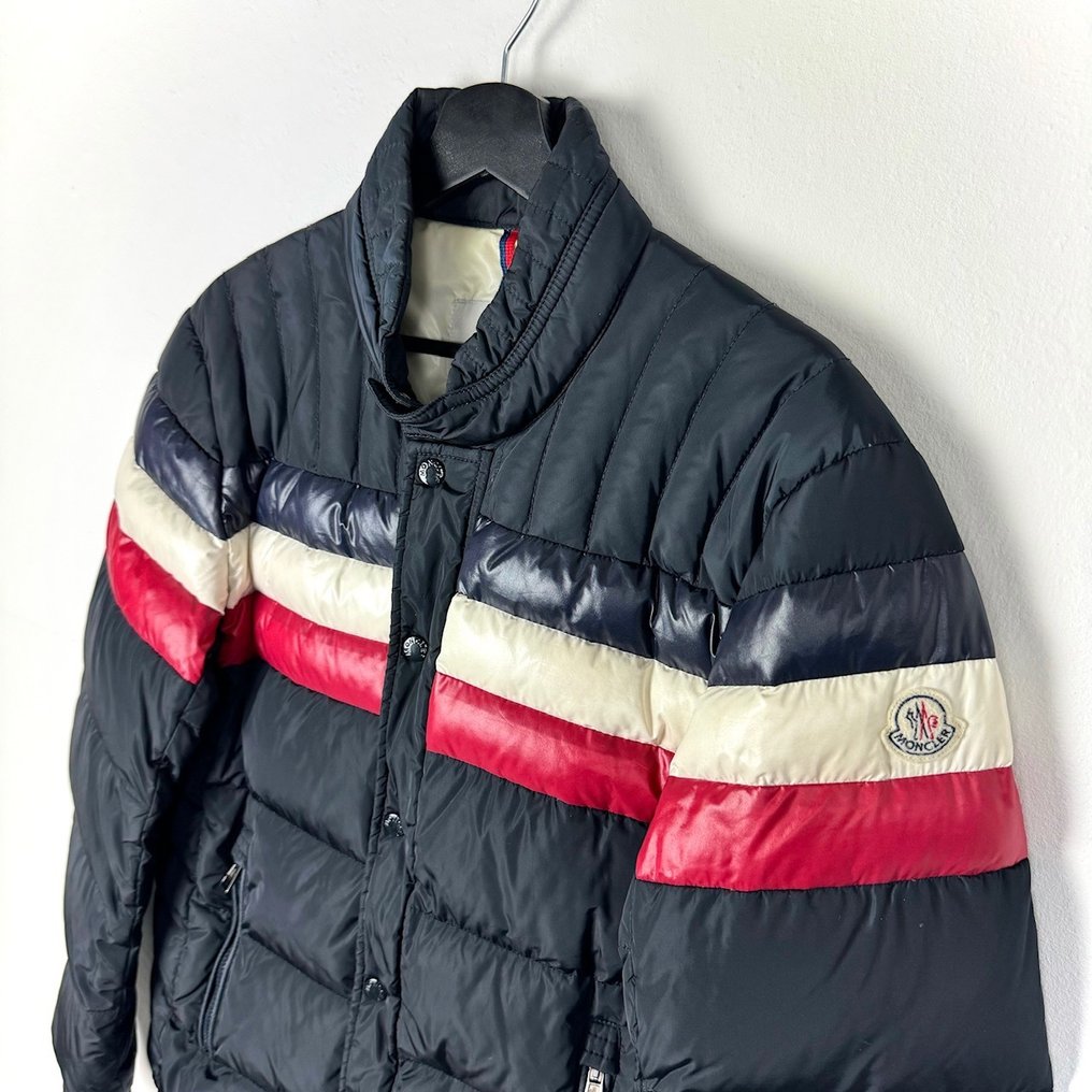 Moncler striped technical new arrivals menuire sport jacket