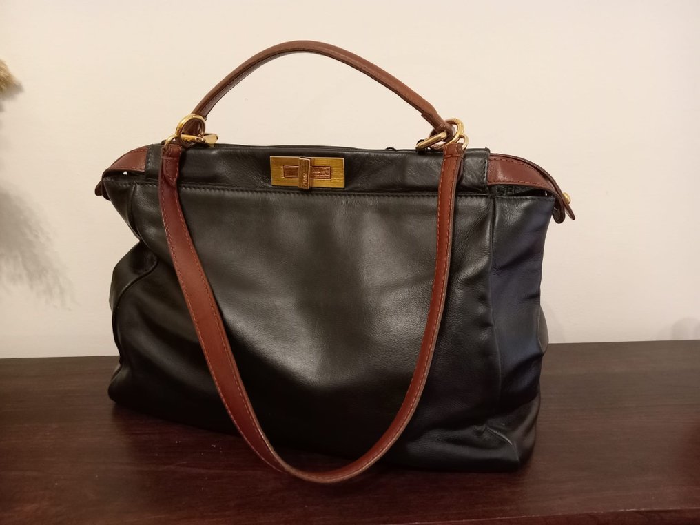 Fendi peekaboo regular black online