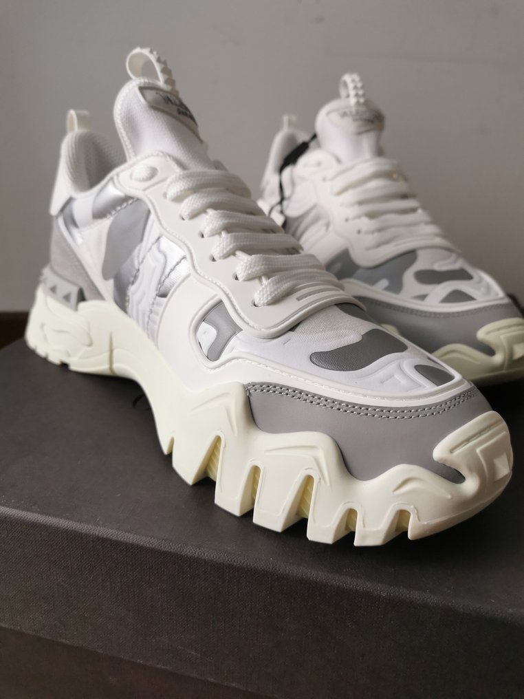 Valentino shoes 2024 size 42
