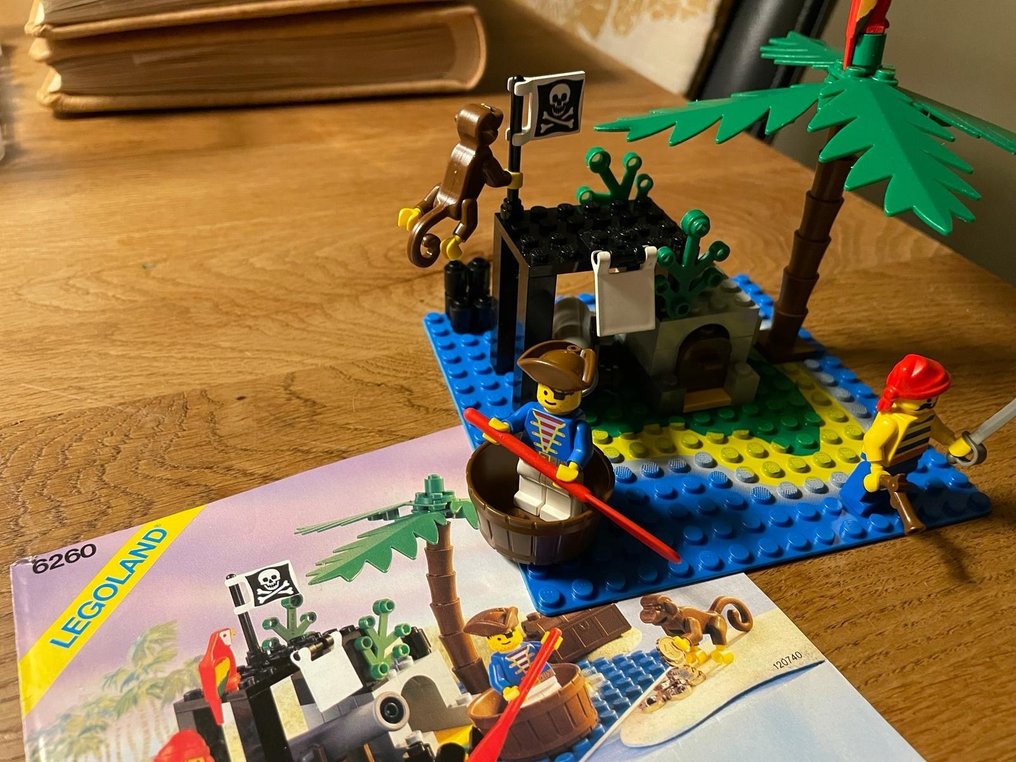 Lego treasure deals island 1990s