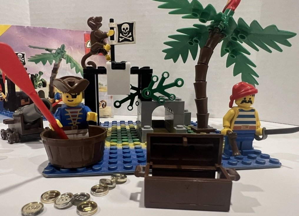 Lego treasure island best sale 1990s