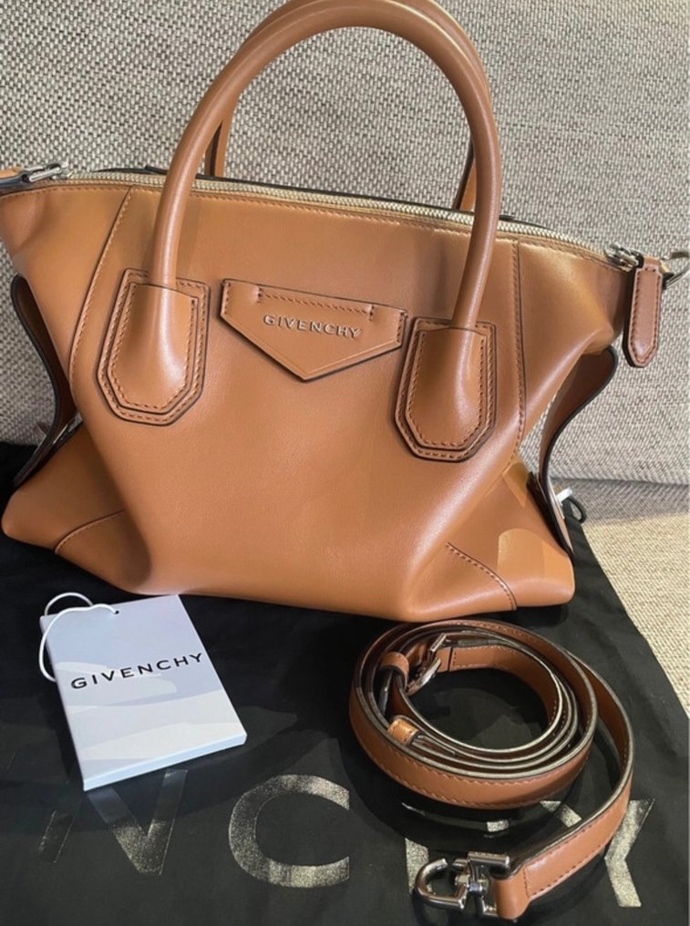 Givenchy sales antigona camel