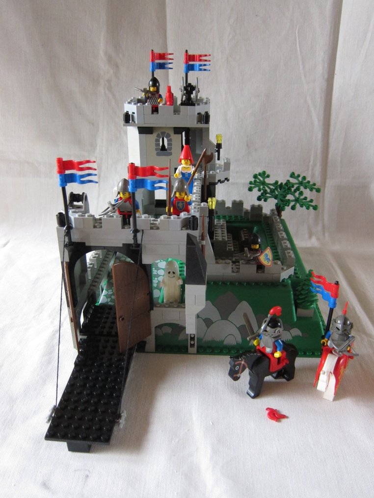 Kings mountain deals fortress lego