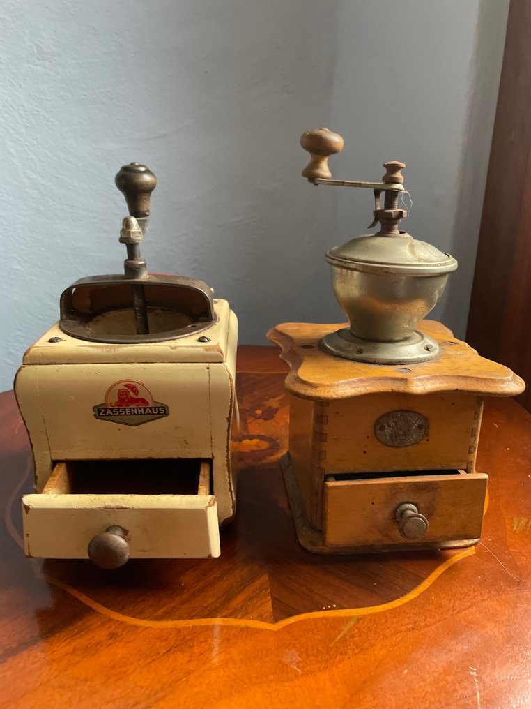Zassenhaus Coffee grinder 2 Wood Catawiki