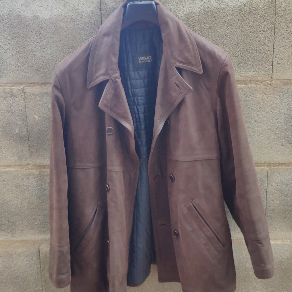 Versace classic deals v2 leather jacket