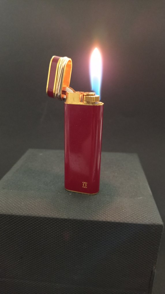 Cartier trinity lighter 2025
