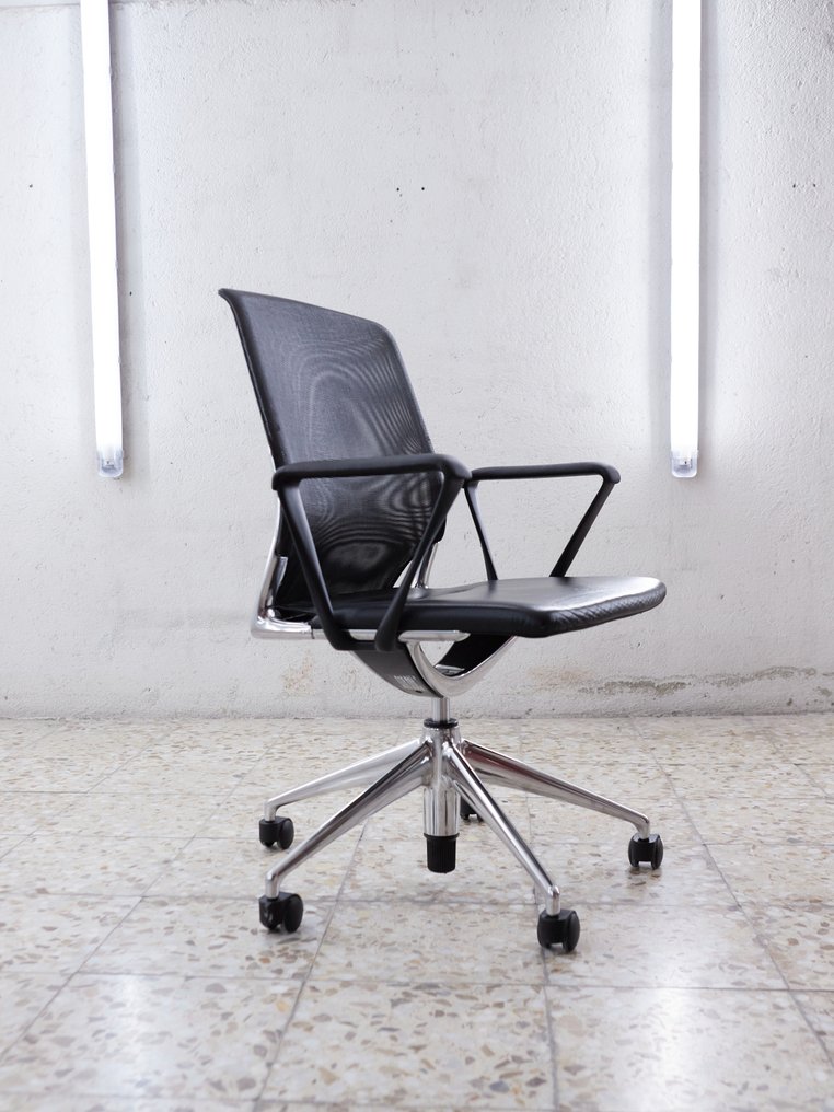 Alberto meda shop chair