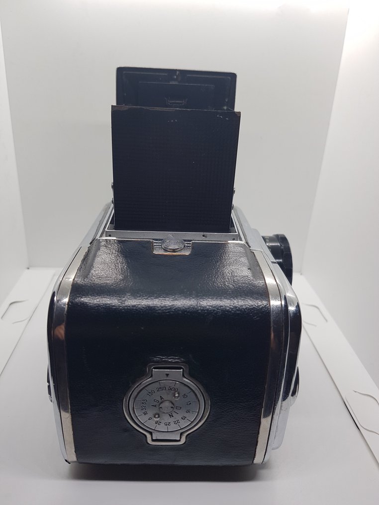 Kiev, Zavod Arsenal Arsenal Zenith 80 + Industar29 2,8/80mm 120