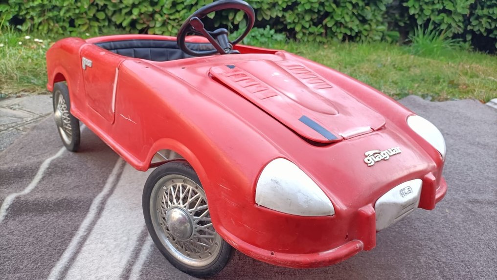 Jaguar pedal car store