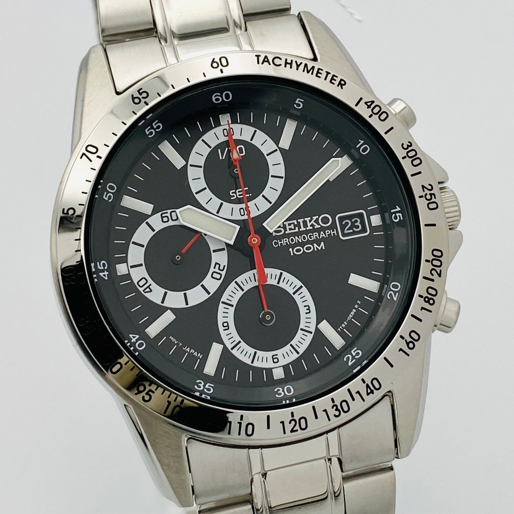Seiko No reserve price Men Chronograph Black Dial 100m. Date