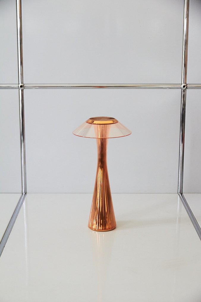 Kartell space top table lamp