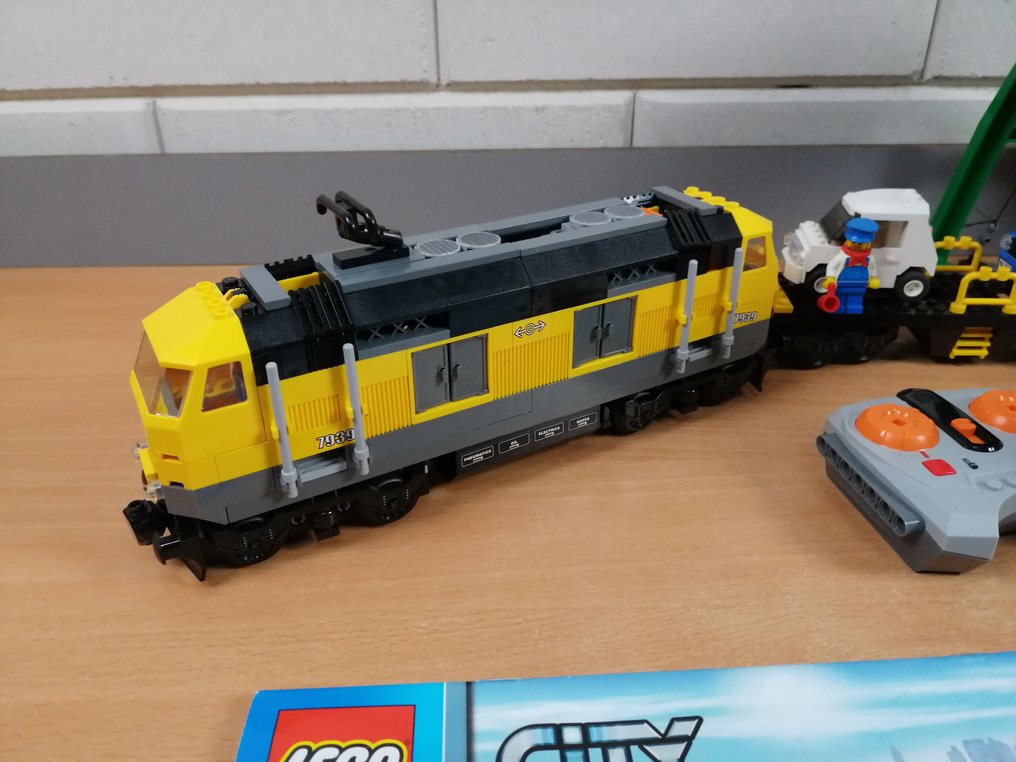 7939 cargo train discount