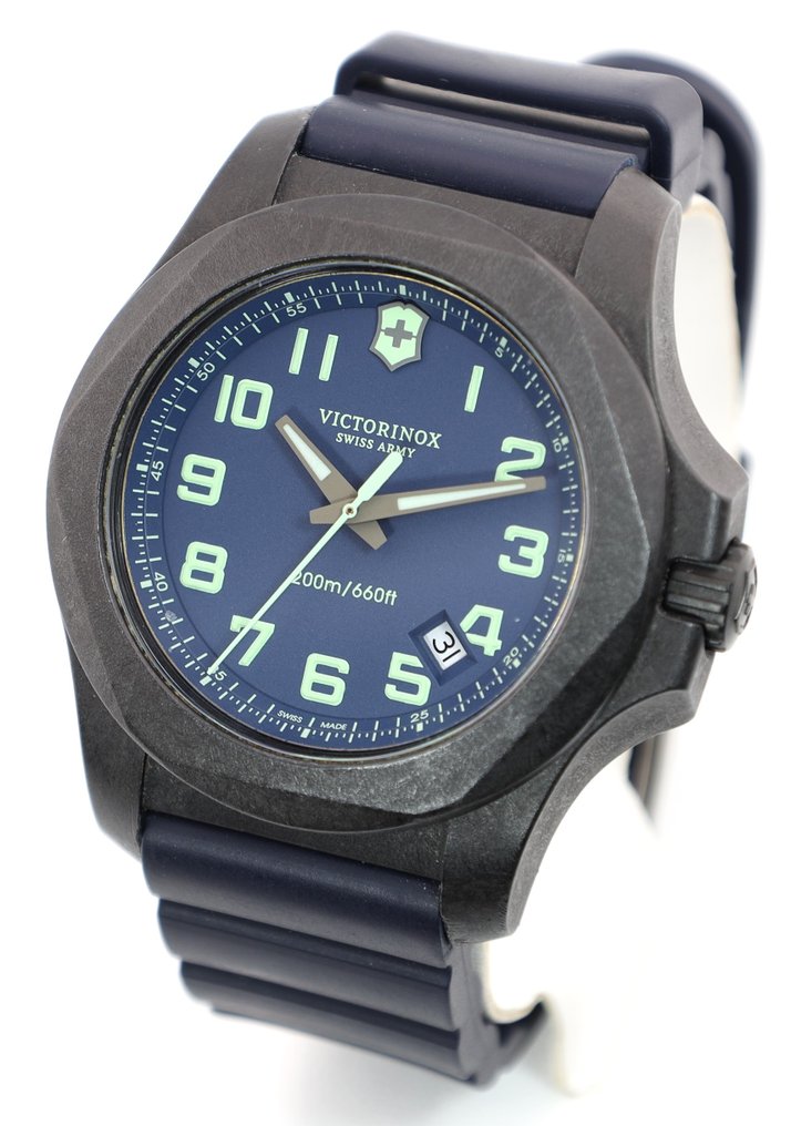 Victorinox Swiss Army INOX Carbon Nincs minim l r V241860