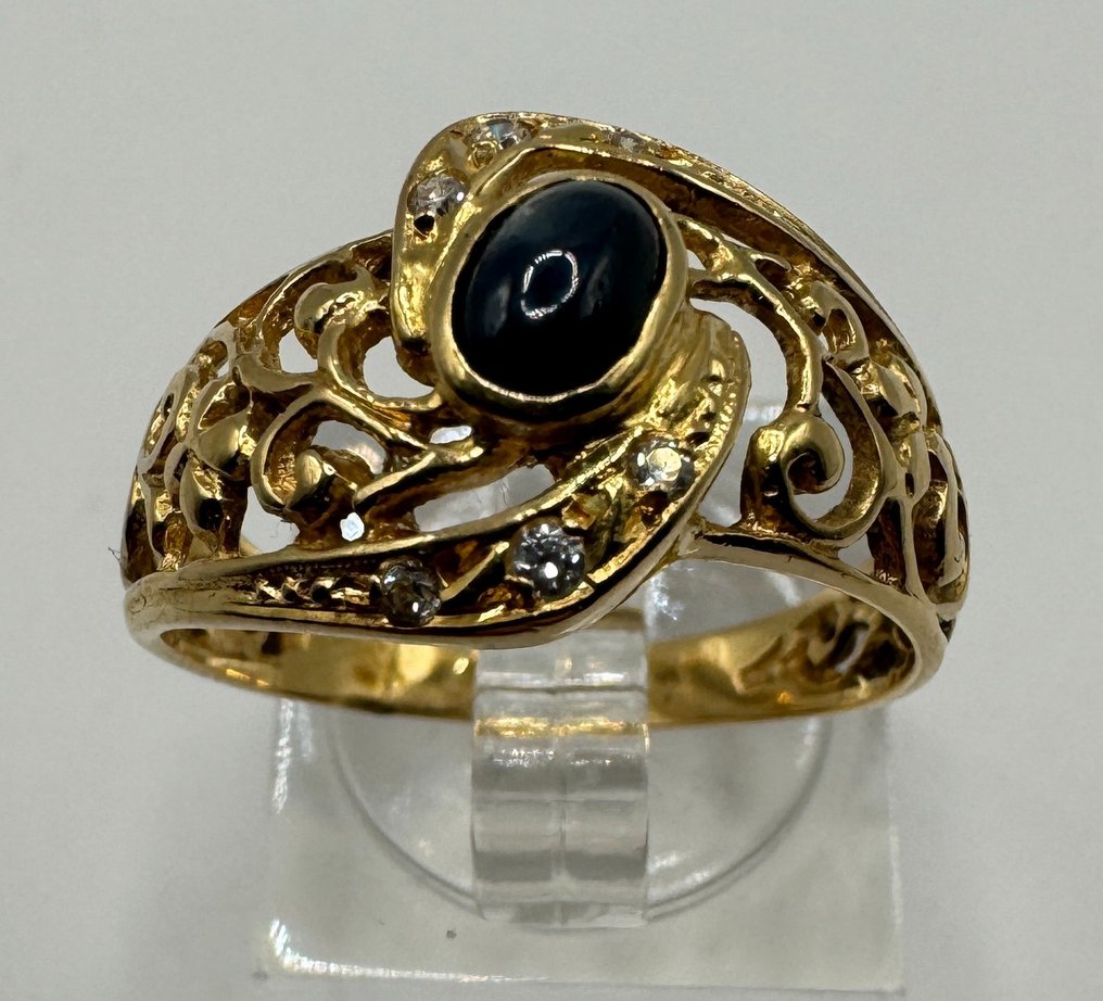 18kt gold store ring price