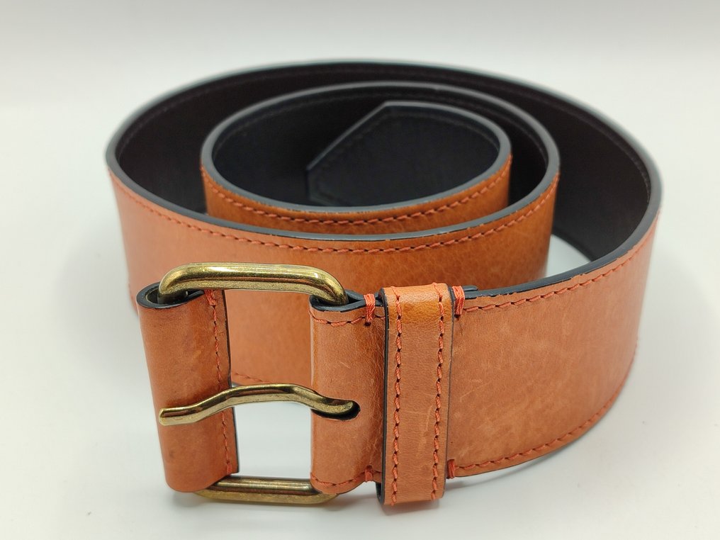 Burberry size hot sale 80 belt