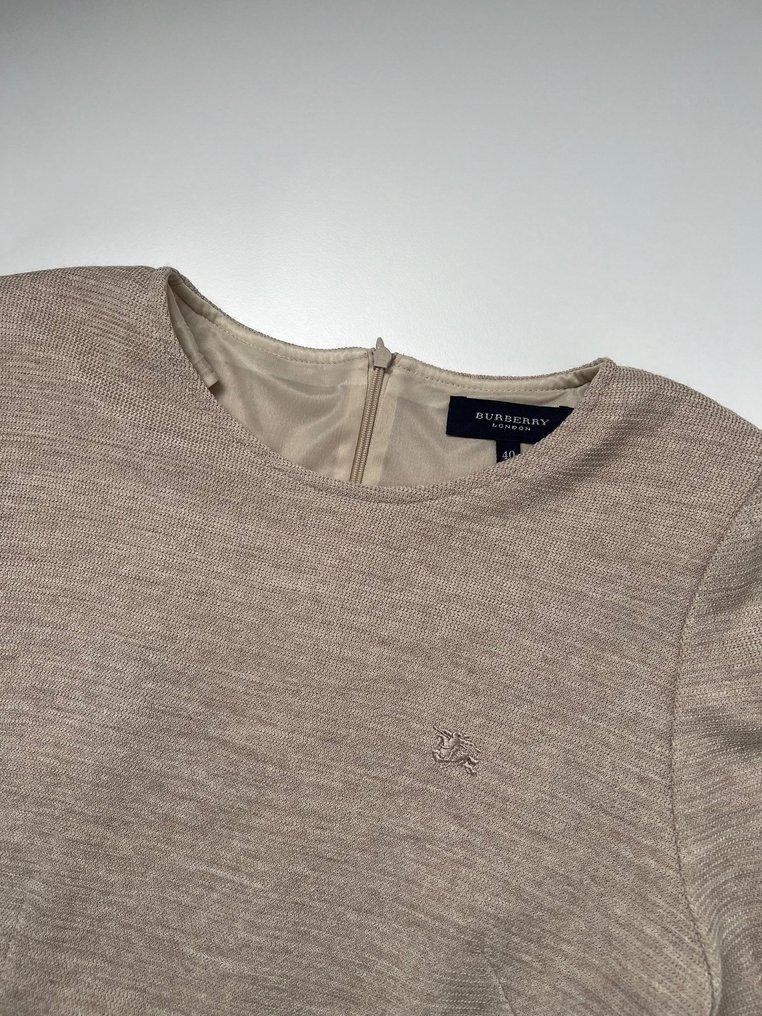 Burberry quema clearance ropa wiki