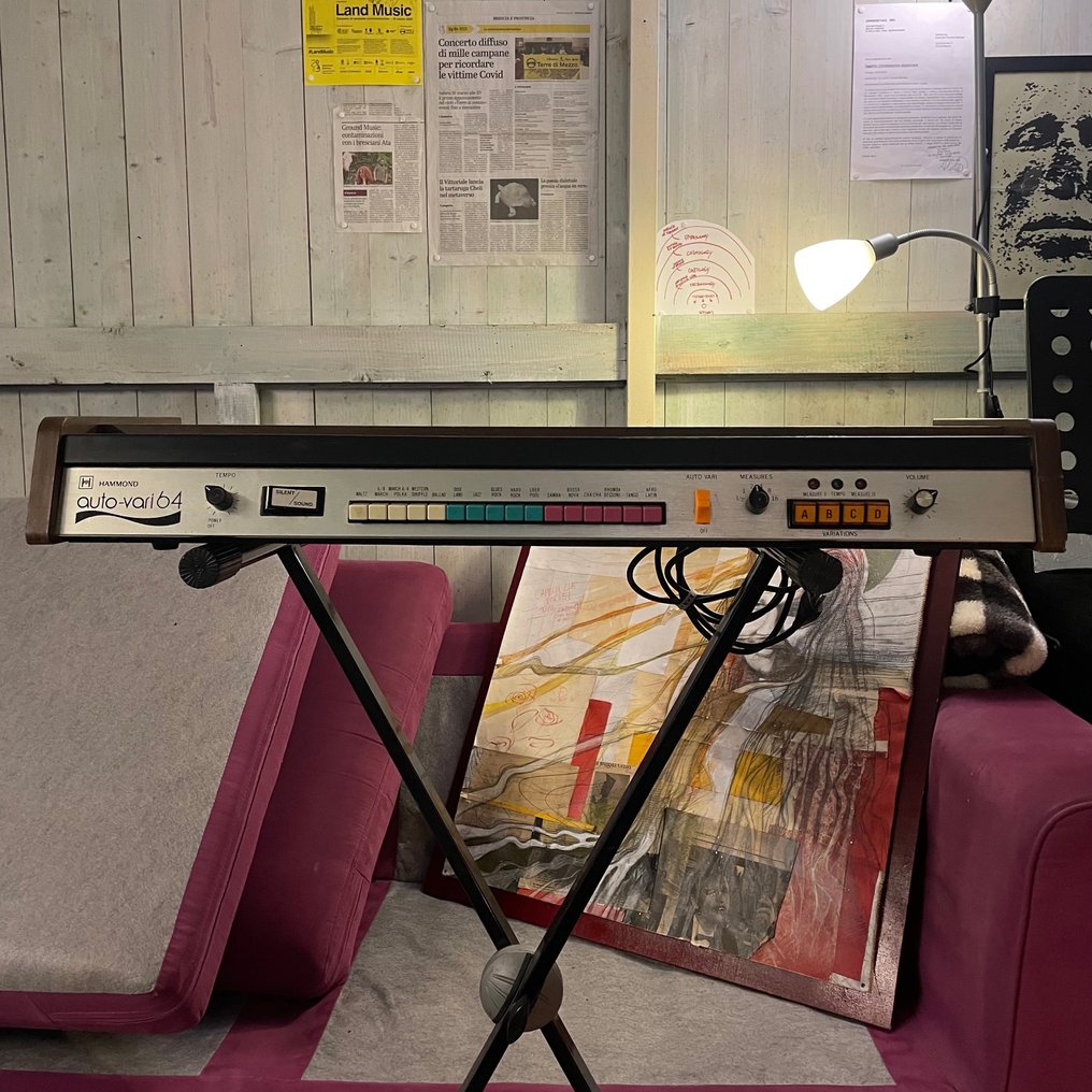 Rhythm box outlet music instrument