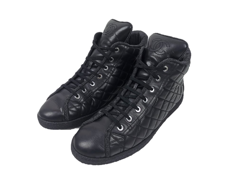 Eu hotsell 43 shoe