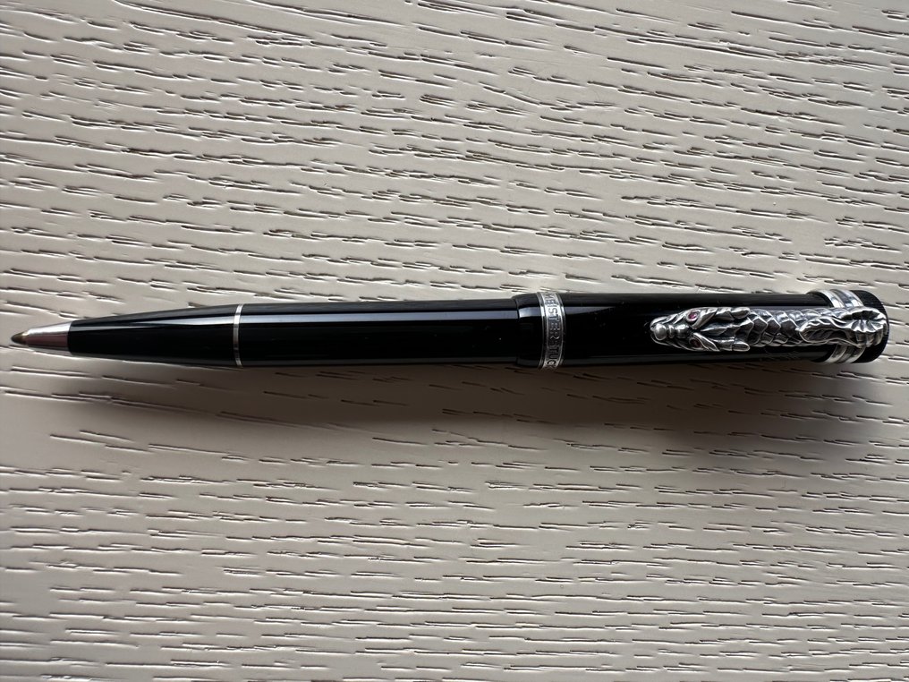 Montblanc imperial best sale dragon fountain pen
