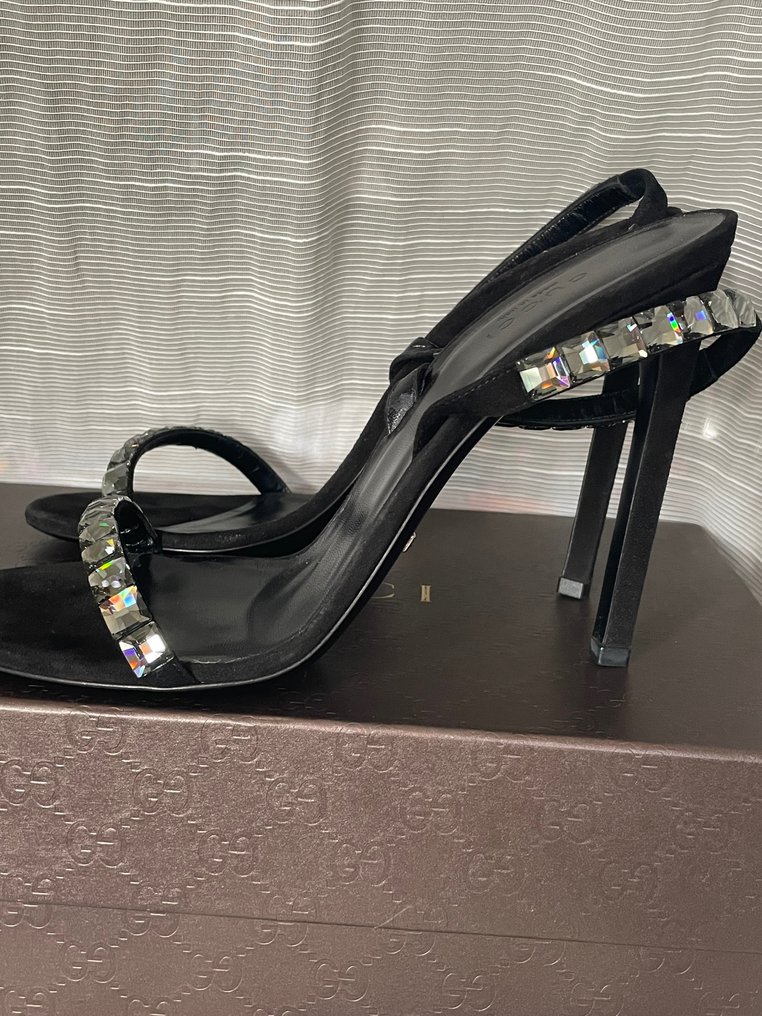Gucci 2025 mallory sandals