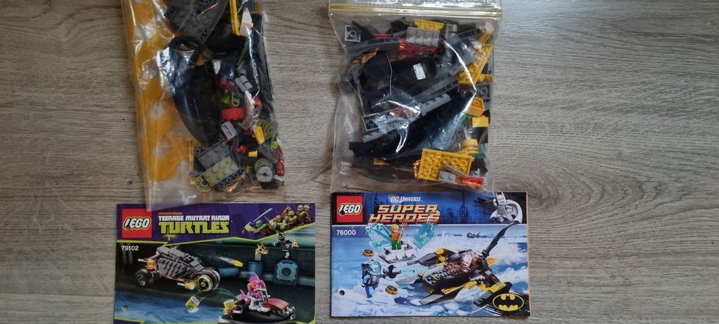 LEGO 76000 Arctic Batman vs. Mr Freeze Aquaman on Ice 79102