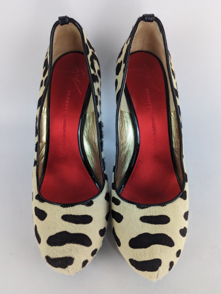 Giuseppe fur heels 2025