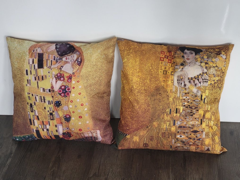 Set of 2 exclusive Gustav Klimt cushions The Kiss The Woman in
