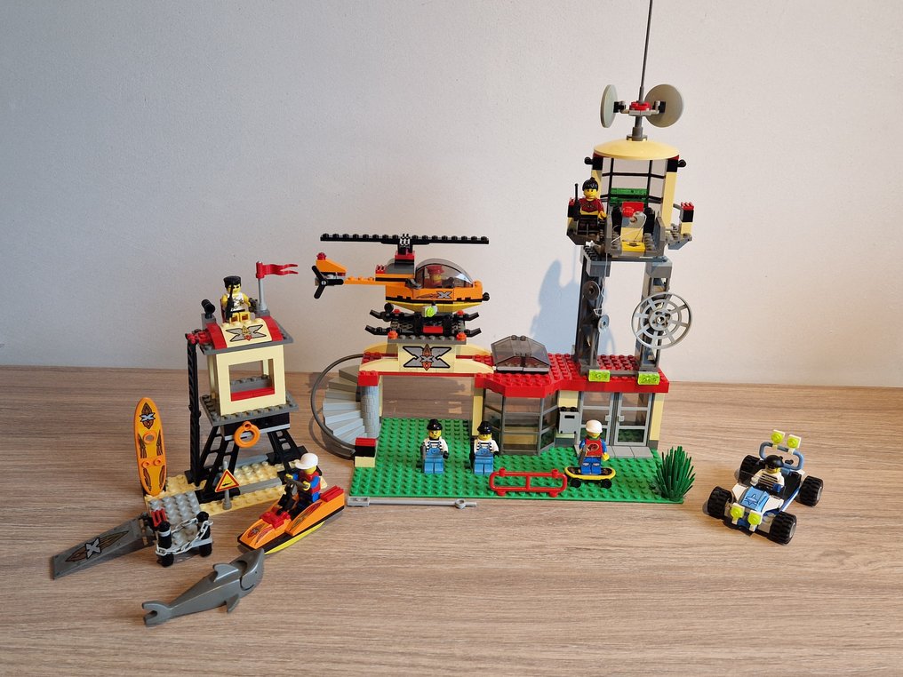Lego pizza island sales