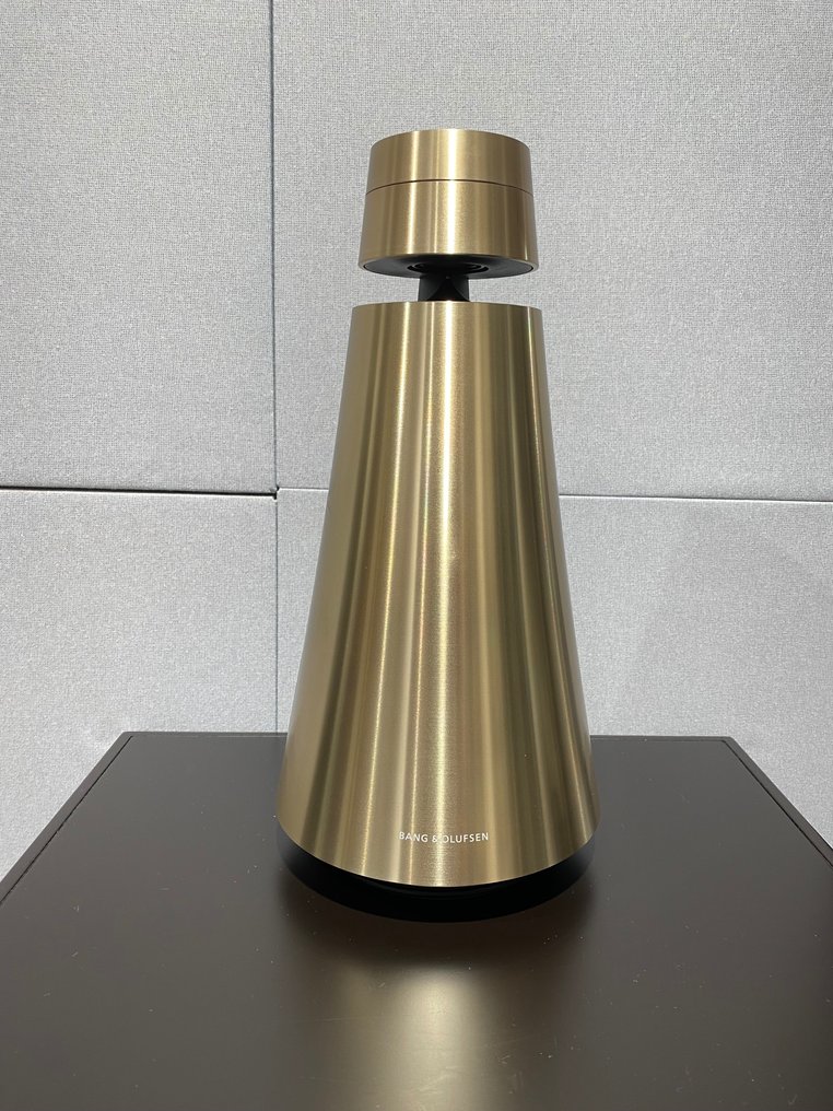 Bang Olufsen Beosound 1 2nd generation with charging dock