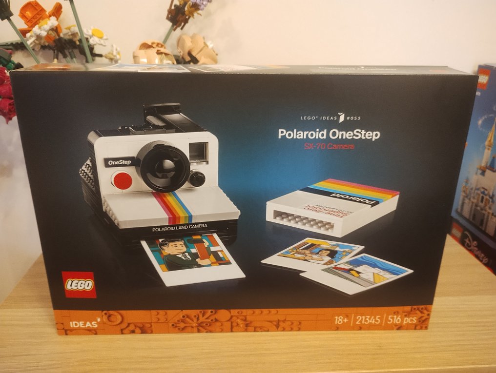 The LEGO Ideas Polaroid OneStep SX-70 Camera Is Picture Perfect