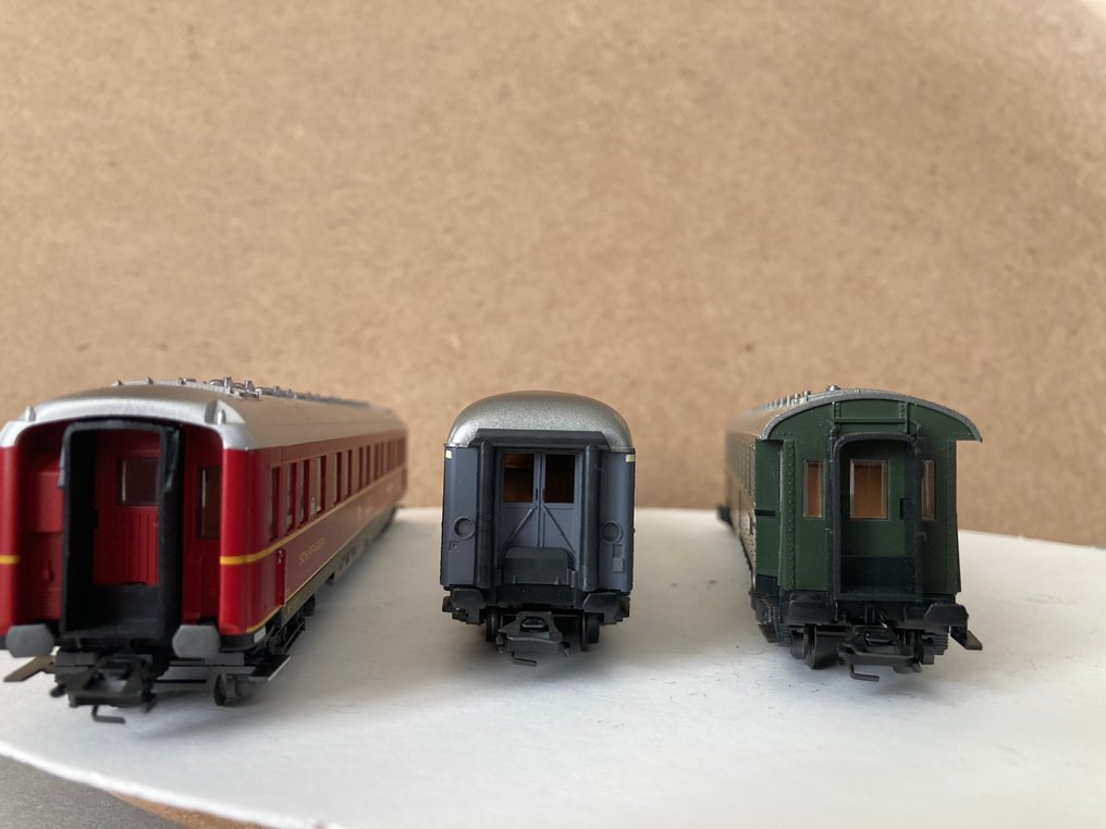 Märklin H0 42942 Modellbahn Personenwagenset (3) Riviera Express