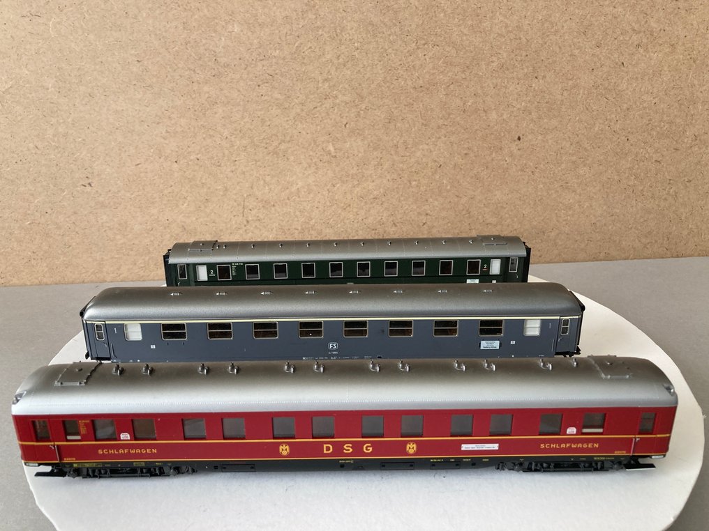 Märklin H0 42942 Modellbahn Personenwagenset (3) Riviera Express