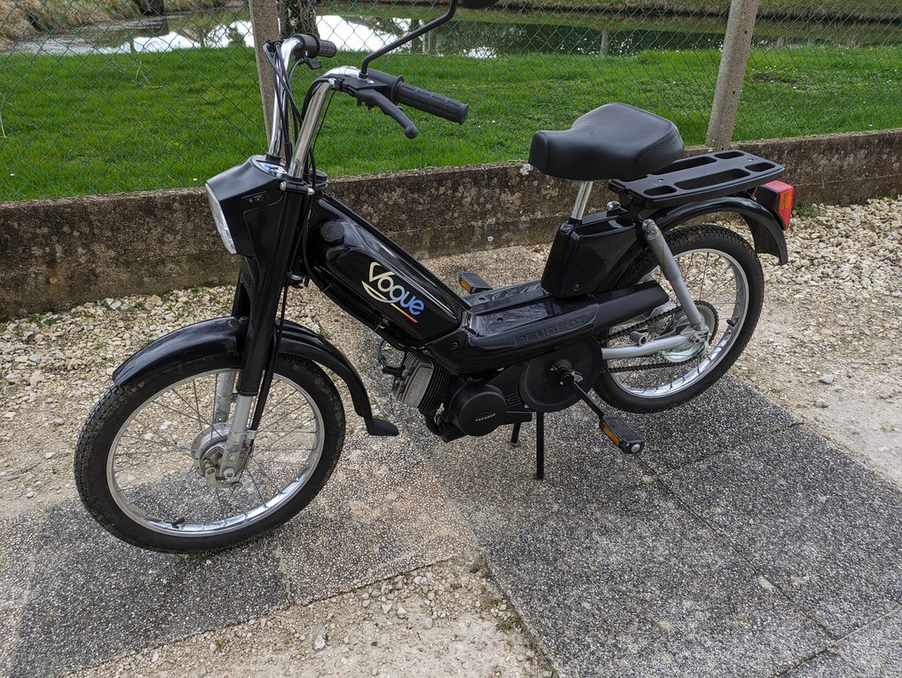 Peugeot 103 moped online for sale