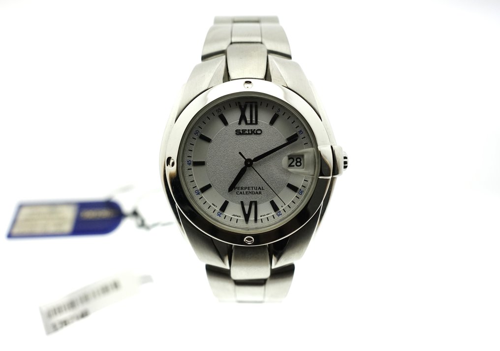 Seiko Perpetual Calendar 8F32 0019 NOS No reserve price Men