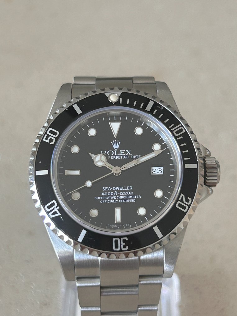 Rolex sea hotsell dweller 4000ft 1220m