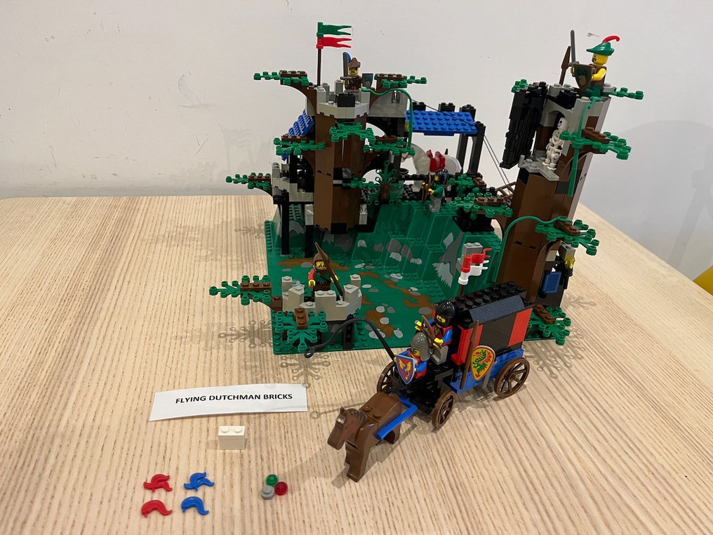 Lego forest 2025 castle