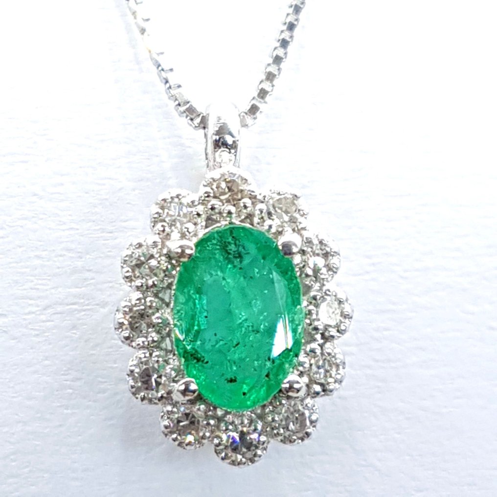 Collana smeraldo e diamanti best sale