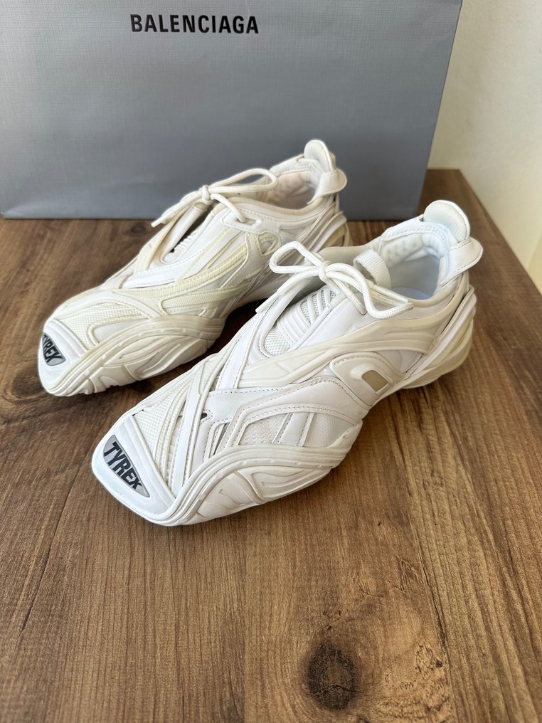 Balenciaga sneakers size 6 hotsell