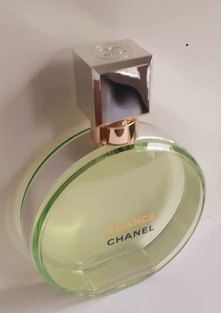 Giant chanel new arrivals perfume bottle