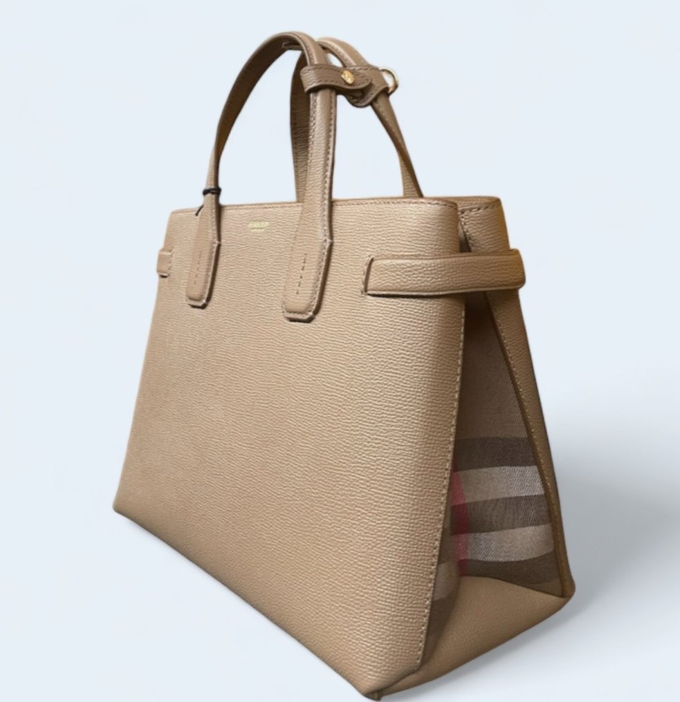 Sac banner 2025 burberry