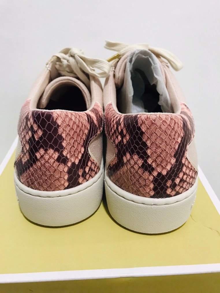 michael kors size 8m shoes
