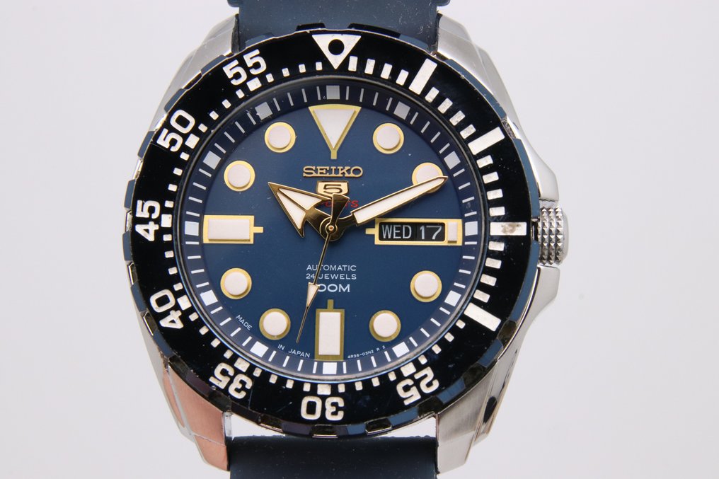 Seiko 5 sports cheap automatic blue monster