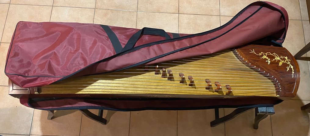 2nd hand shop guzheng for sale
