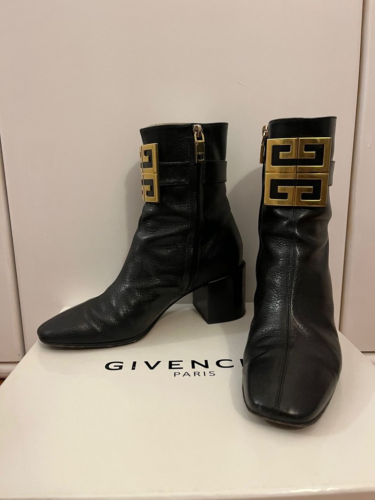 Givenchy sales scarpe tacco