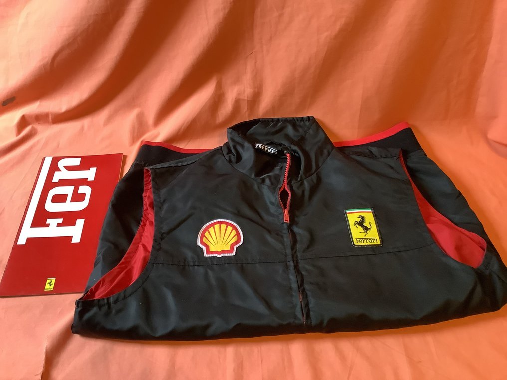 jacket, vest, brochure - Ferrari - 1990 - Catawiki