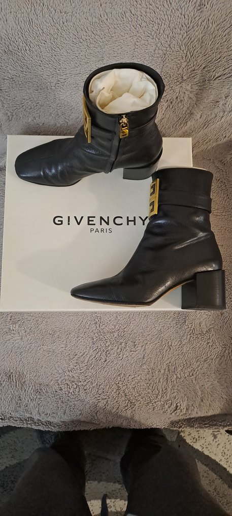 Schoenen givenchy store