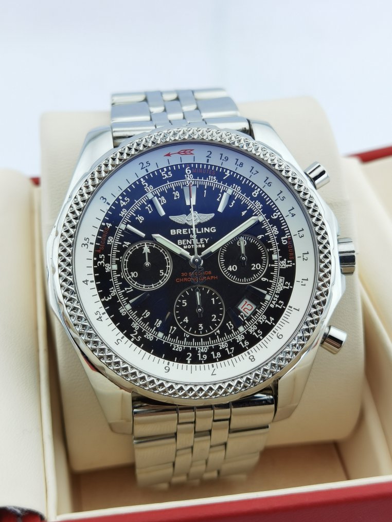 Breitling navitimer bentley hotsell motors special edition