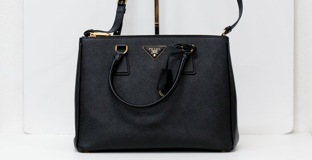 Prada galleria hotsell bag large